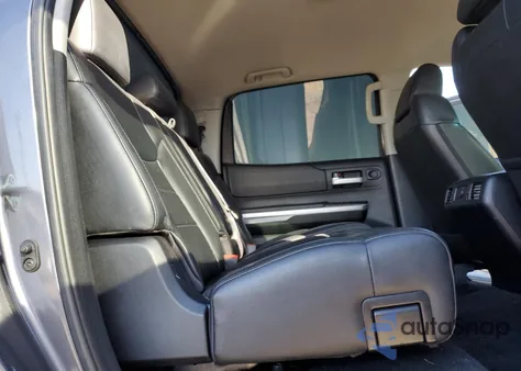 2017 Toyota Tundra Crewmax Sr5 z USA, uszkodzony, nr VIN 5TFEM5F19HX114444